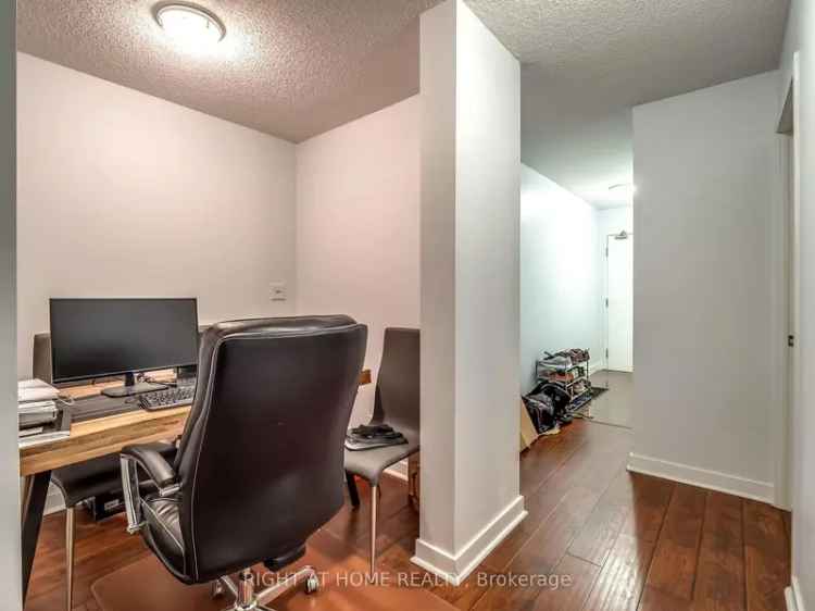 Bright 1 Bedroom Plus Den Condo Near Rogers Centre