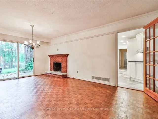 House For Sale in Oakville, Ontario