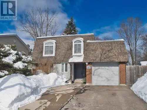 Family Home for Sale in Mississauga Valleys with Park Access and Modern Upgrades