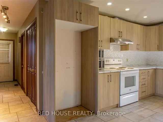 House For Sale in Welland, Ontario