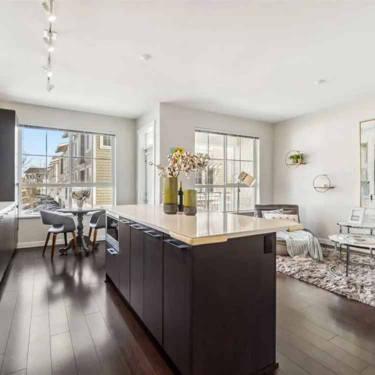 Townhouse for Sale in Hampton Cove, Coastal Living
