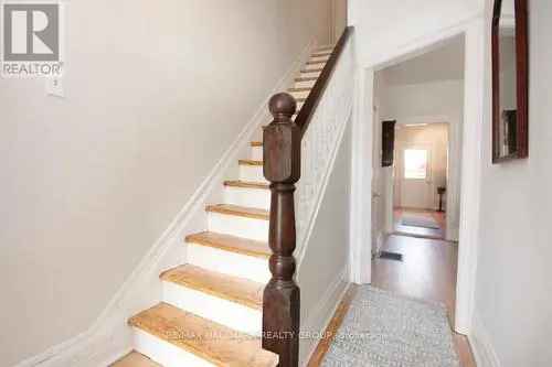 House For Sale in West Centertown Ottawa Ontario