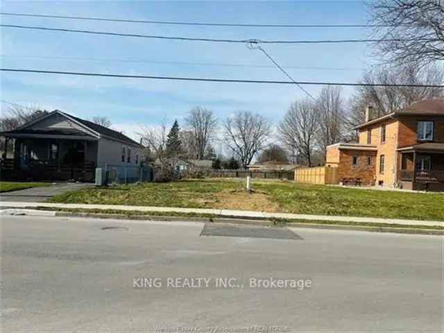 Chatham Building Lot: Prime Location, 1648 sq ft Home & Adu Potential