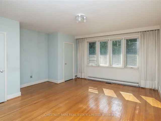 House For Sale in Toronto, Ontario