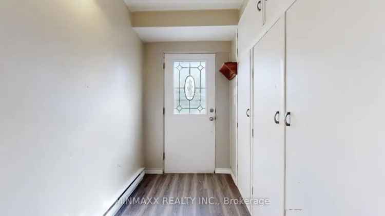 Stunning 5 1 Bed 3 Storey Townhome in Mississauga