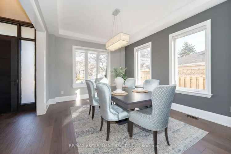 Stunning 4-Bedroom Detached Home in Bronte Oakville