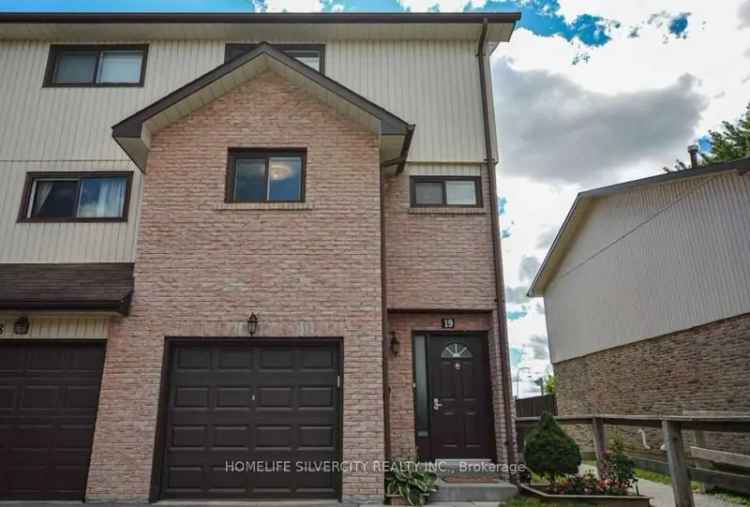 Condo For Sale in 19, Dawson Crescent, Brampton, Ontario