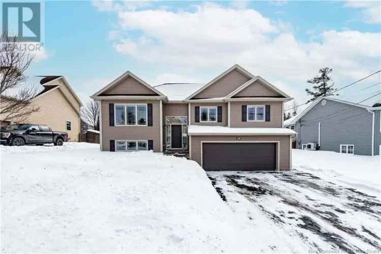 Dieppe Split-Entry Home: 4 Beds, 2 Baths, Open Concept