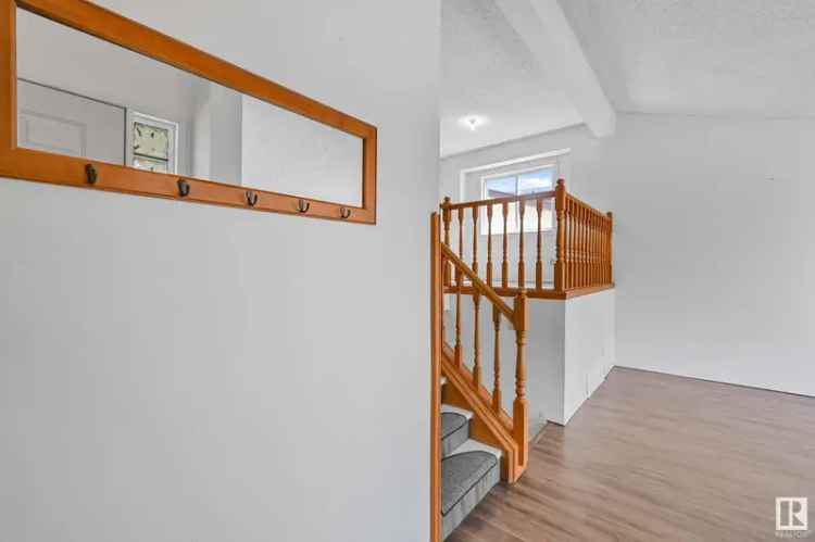 Executive 4-Level Split Home in Kiniski Gardens