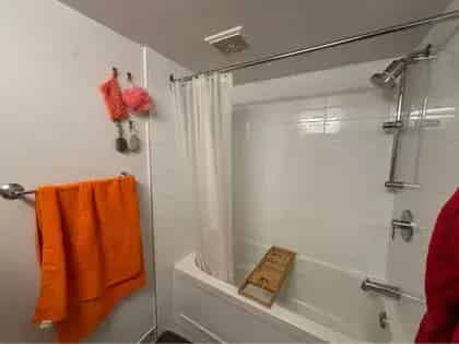Furnished Studio Sublet Downtown Montreal Nov 10 - Apr 30