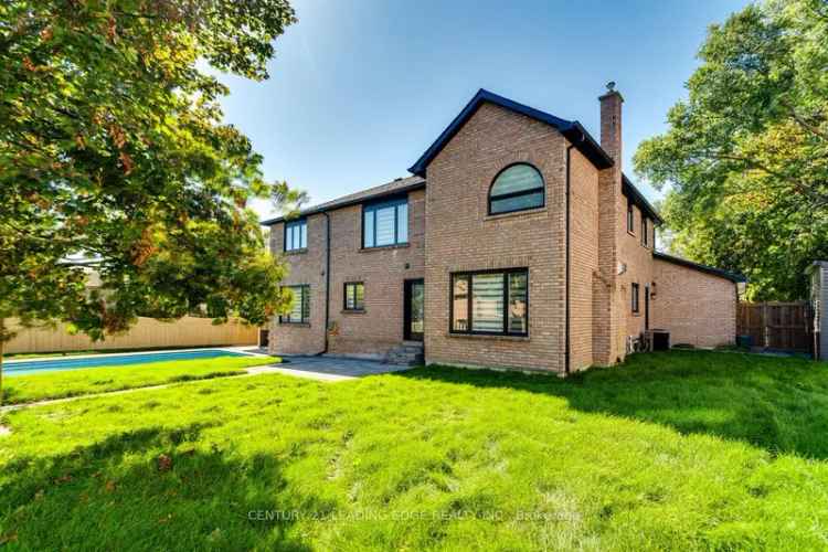 House For Sale in Pickering, Ontario