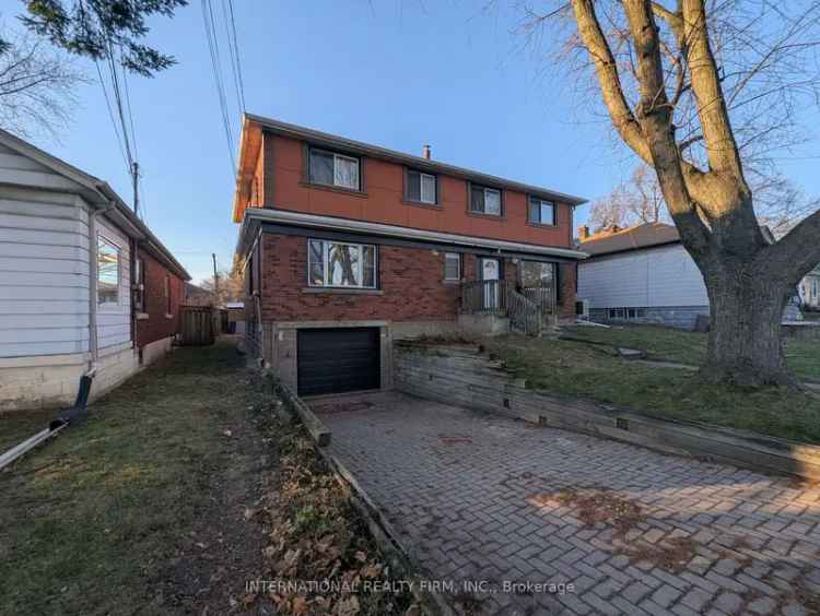 House For Sale in Hamilton, Ontario