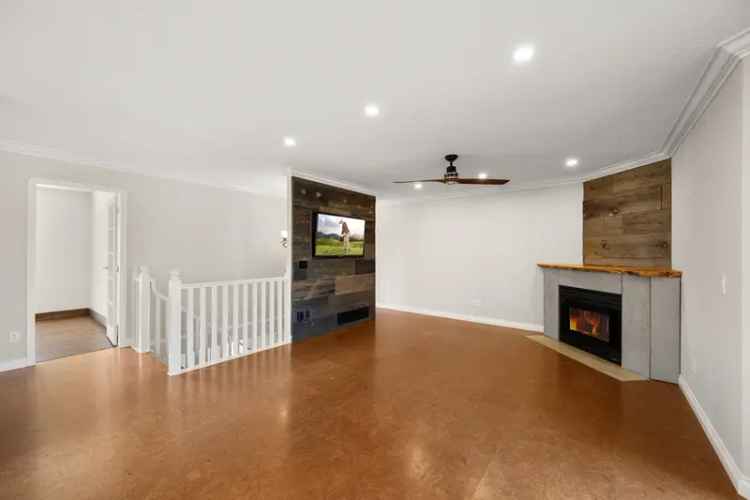 6 Bed Home with Suite, Workshop & RV Parking