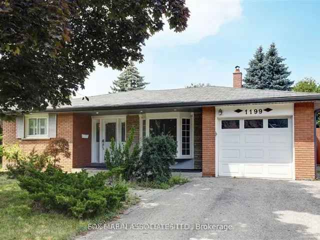 Updated 3-Bedroom Home in Erindale Woodlands Mississauga