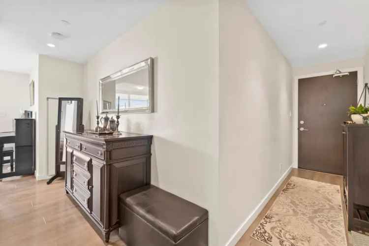 Condo For Sale in North Vancouver, British Columbia