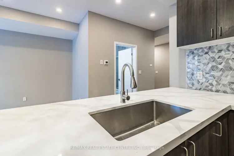 Townhouse For Sale in Toronto, Ontario