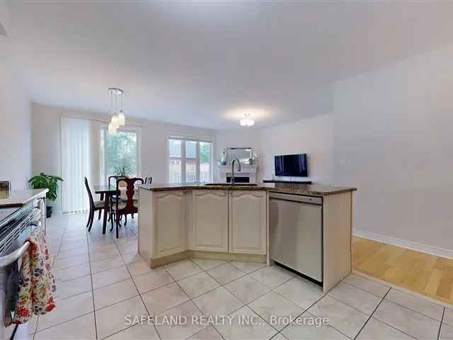 Aurora 3-Bedroom Bungalow - Gourmet Kitchen Hardwood Floors