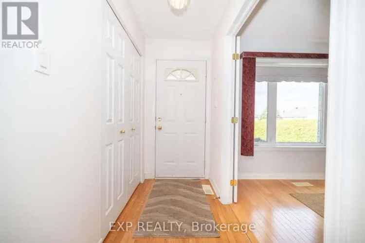 Spacious 4-Bedroom Bungalow in Renfrew with Sunroom and Workshop