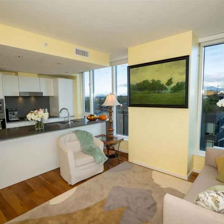 Granville 70th 2 Bed 2 Bath Corner Suite with Flex Den