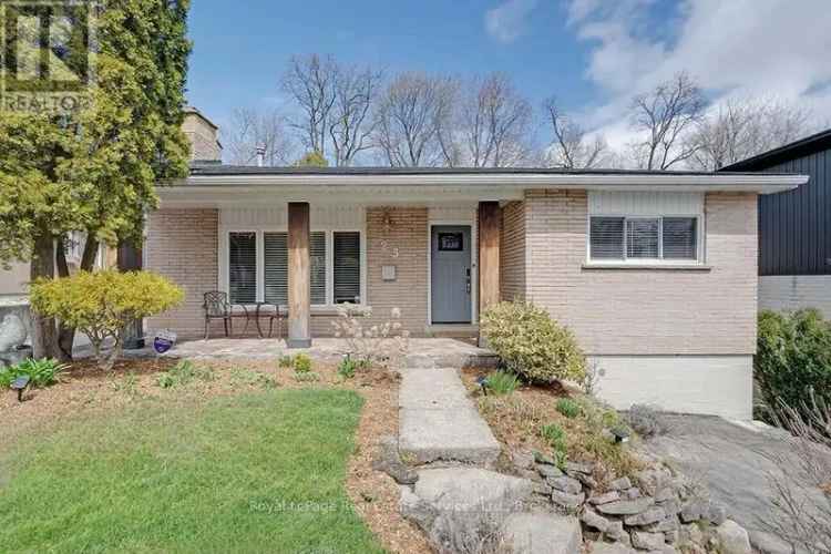 2+2 Bedroom Home in Old Ancaster - Updated Kitchen & Private Backyard