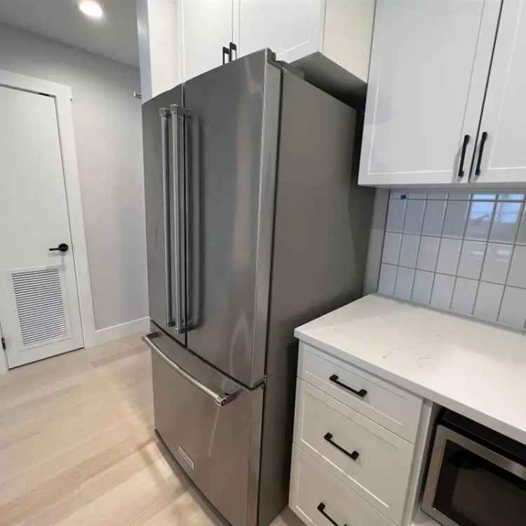 Downtown Maple Ridge Penthouse 2 Bed 2 Bath 885 sq ft