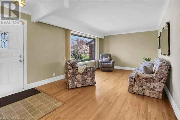 Grimsby Lakeside Bungalow 3 2 Baths Steps to Lake Family Home