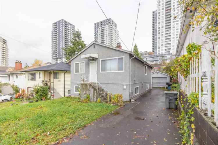 Vancouver East Collingwood House 2 1 2 1 Suite Detached Garage