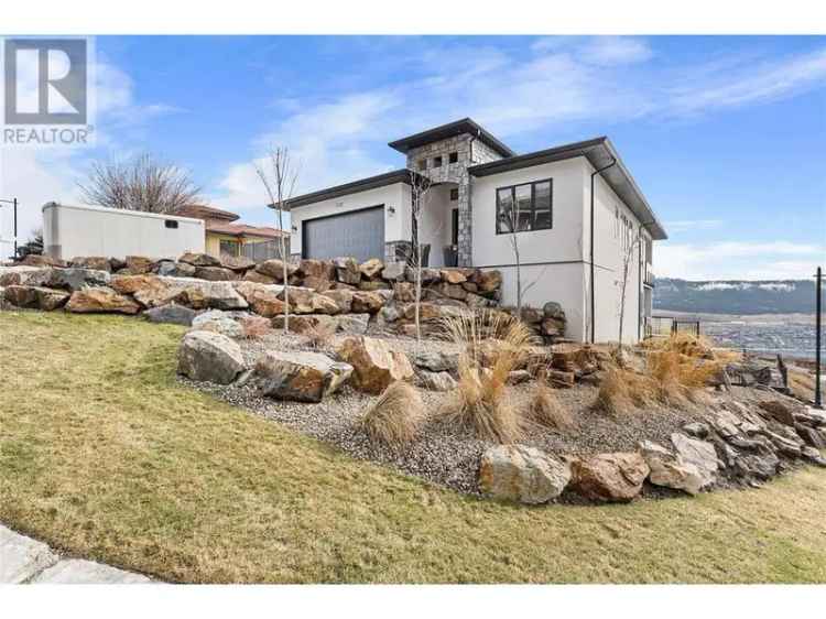 Buy custom-built home in Bella Vista with pool and golf course access