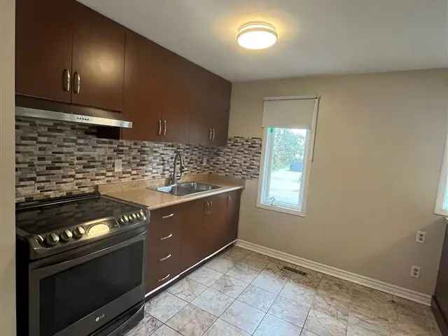 Spacious Family Home Near Humber College