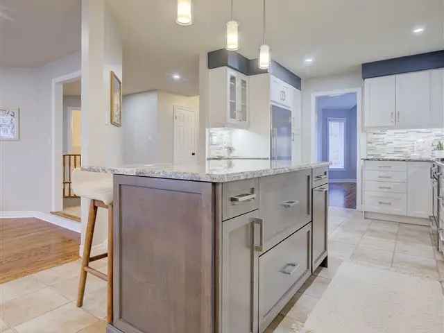 House For Sale in Grimsby, Ontario