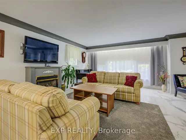 House For Sale in Harrison, Ontario