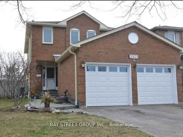 4 Bedroom 3 Washroom Erin Mills Home  Near Parks and Highways