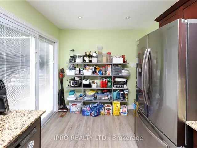 3 Bed 2 Bath Semi Detached Home For Lease Family Friendly Cul De Sac