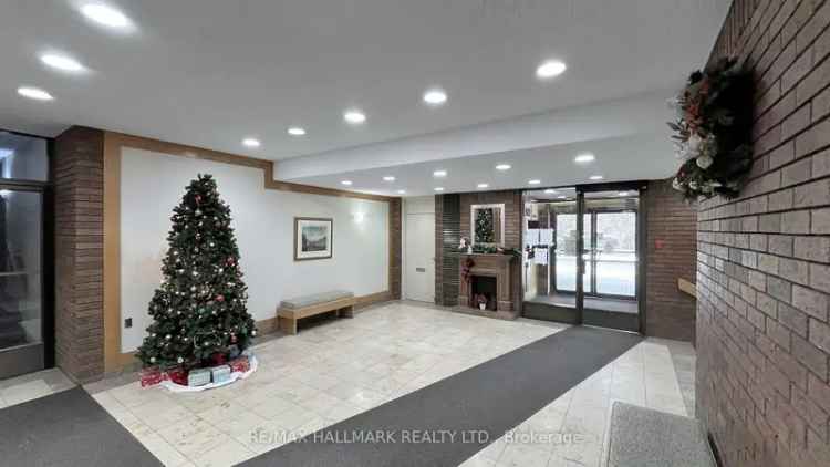 Condo For Sale in Richmond Hill, Ontario