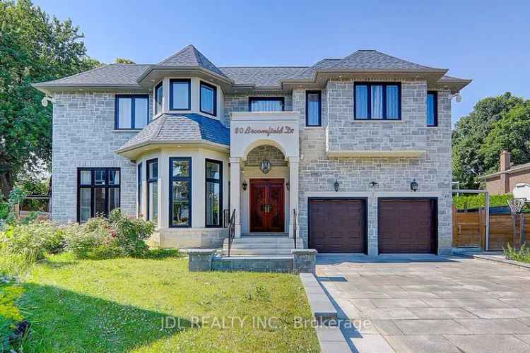 House For Sale in Toronto, Ontario