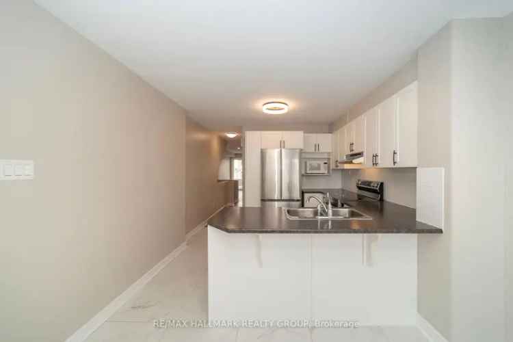 Rent Lower Unit Condo in Modern Style with 2 Bedrooms and 1.5 Baths