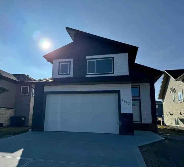 House For Rent in Blackfalds, Alberta