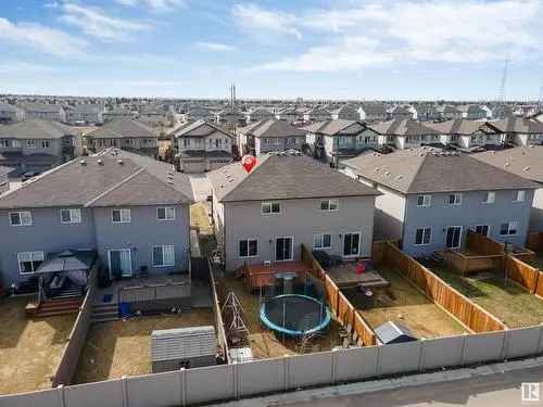Half Duplex For Sale in Laurel Edmonton