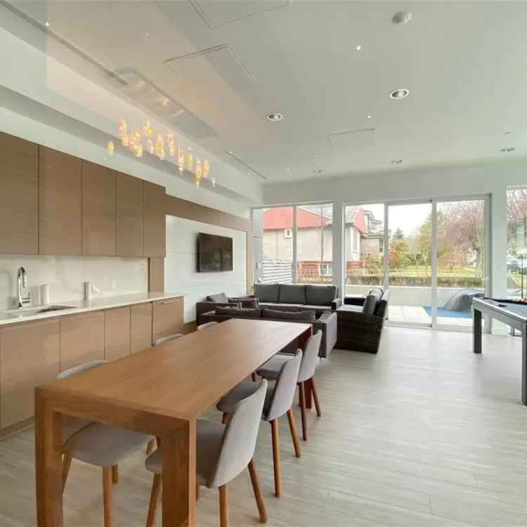 Luxury Condo for Sale in Cambie Corridor