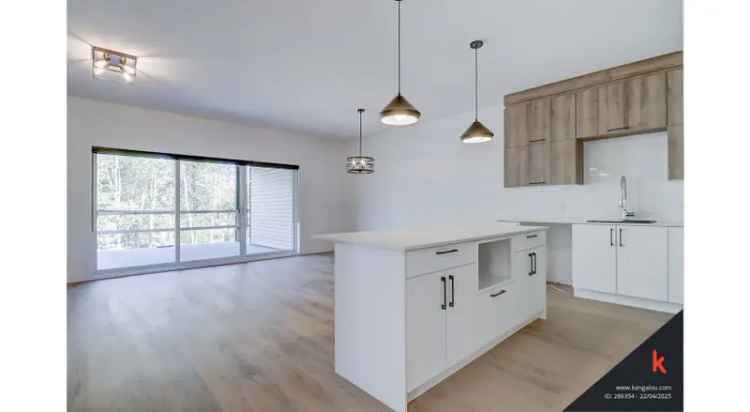 Waterfront 5 1/2 Condo Rental Magog
