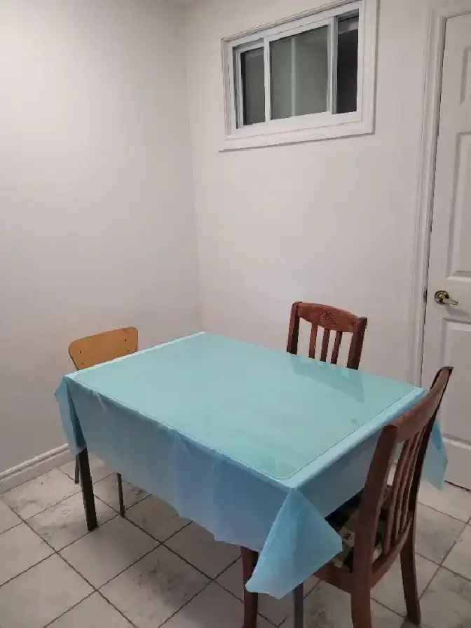 Toronto 3 bedroom 2 bathroom unit for $2900