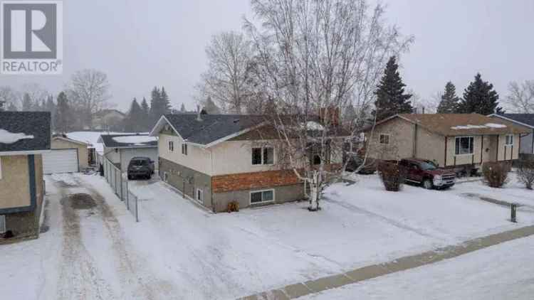 4 Bed Bungalow Olds AB - Park Views - Updated