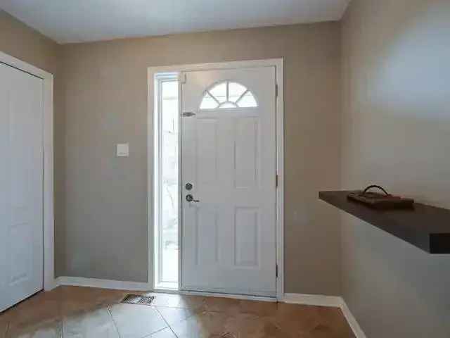 1640 sq ft Semi-Detached House For Rent - Renovated Kitchen and Finished Basement
