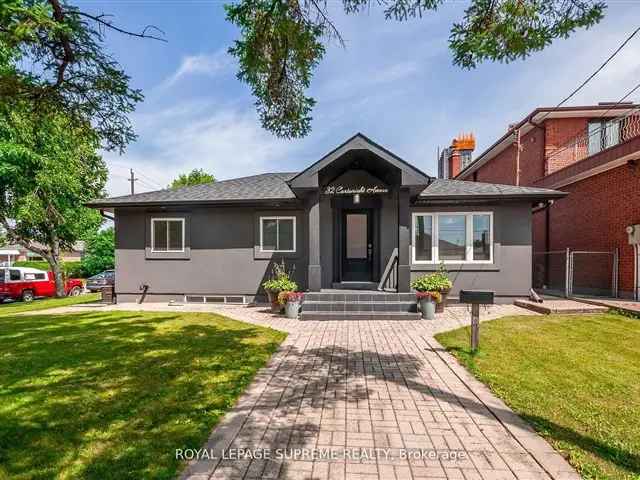 Large Bungalow in Yorkdale Glen Park - Amazing Family Home