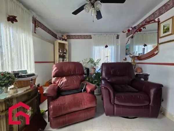 4-Bedroom Family Home Near School