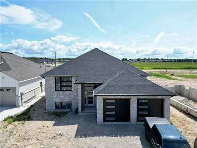 New Build 1509 Sq Ft Home with Basement Apartment