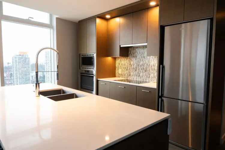 Condo For Sale in Surrey, British Columbia