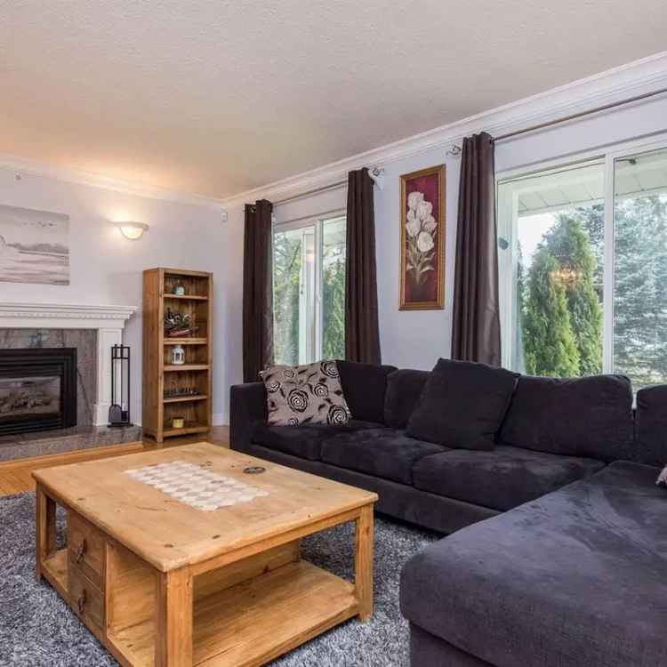 4 Bed 3 Bath Family Home in East Abbotsford