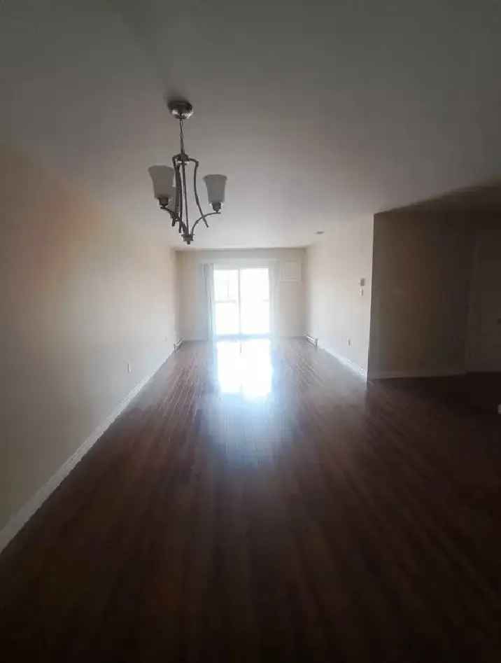 2 bed 1 bath APT for January 1st