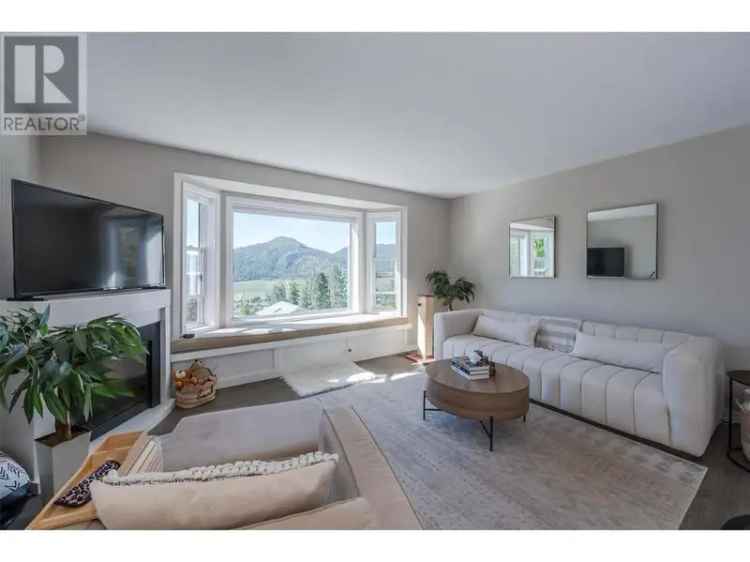 Level Entry Rancher with Mountain Views in Deer Ridge Estates